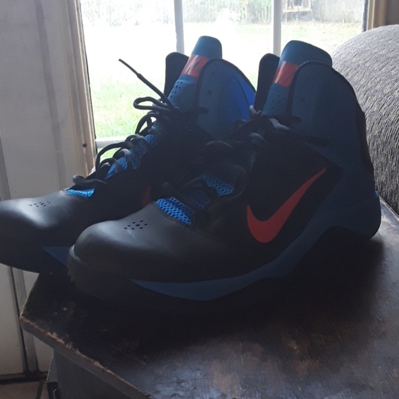 Nike - Picture 3 of 6